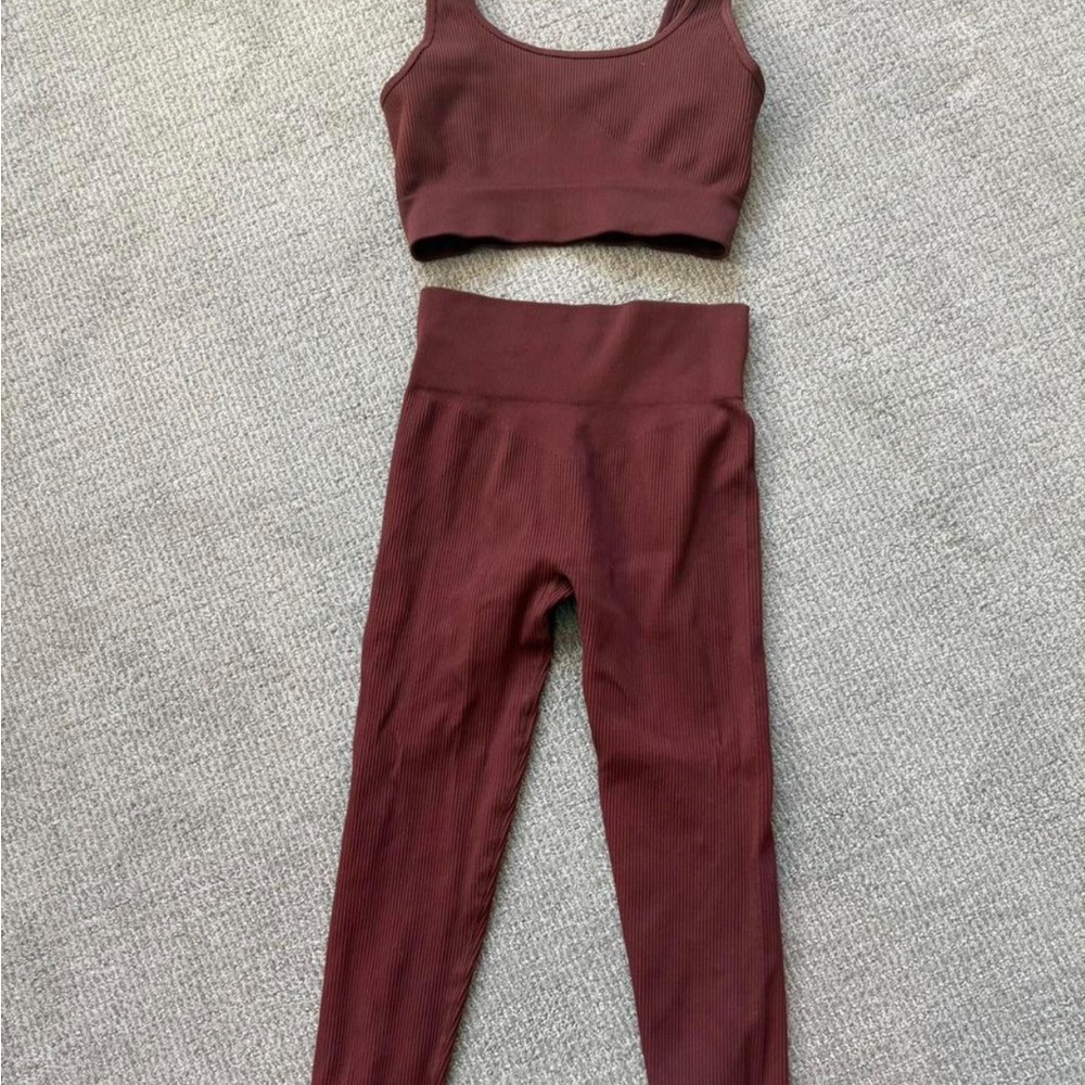 Brown ribbed workout set